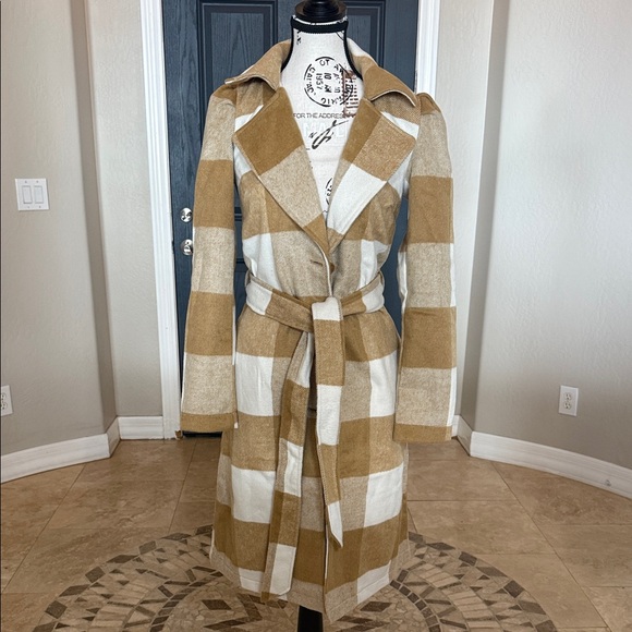 G by Giuliana Jackets & Blazers - G by Giuliana Tan and Cream Coat